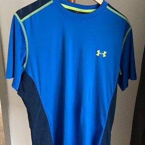 Men's Under Armour sports t shirt size M heatgear